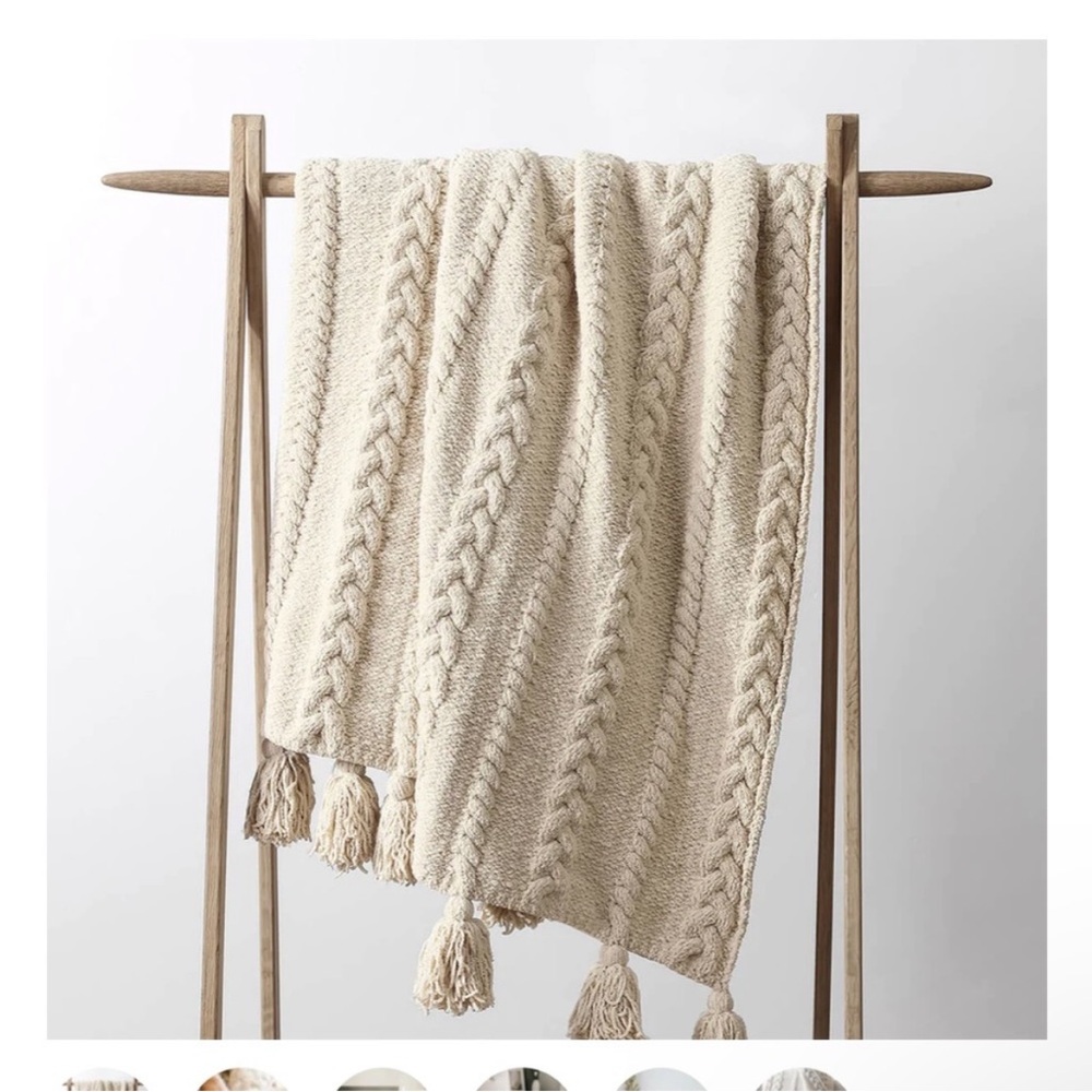Tan Anthropologie Sunday Citizen fleece throw. NWT tan braided throw blanket